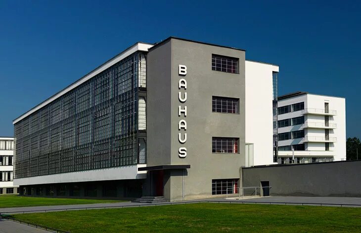 вальтер гропиус. баухауз в дессау. баухаус новая эра. школа баухауз в германии. баухауз в дессау.