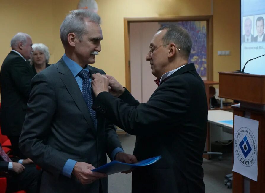 лауреатов 27. лауреатов 27. молодые таланты москвы 2007. лауреатов 27. премия академика имени губкина 1985.