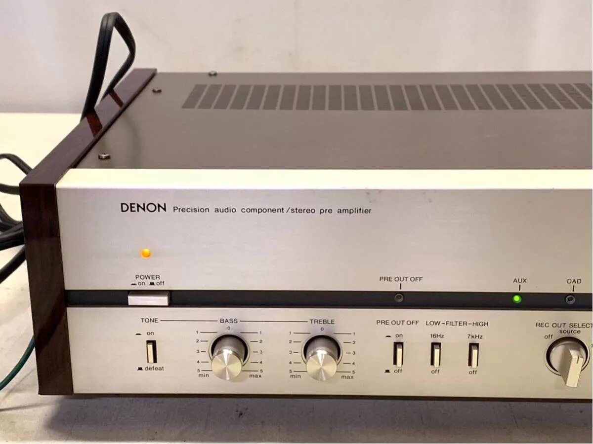 Купить усилитель денон. Денон усилитель 1979. Усилитель Denon DM 300. Denon 800 усилитель. Стереоусилителя Denon 600 JVS.