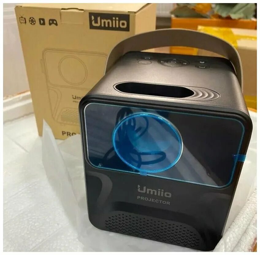 Umiio p30 ultra. Проектор Umiio p860. Проектор Умио 1080. Видеопроектор Umiio Umiio Projector.