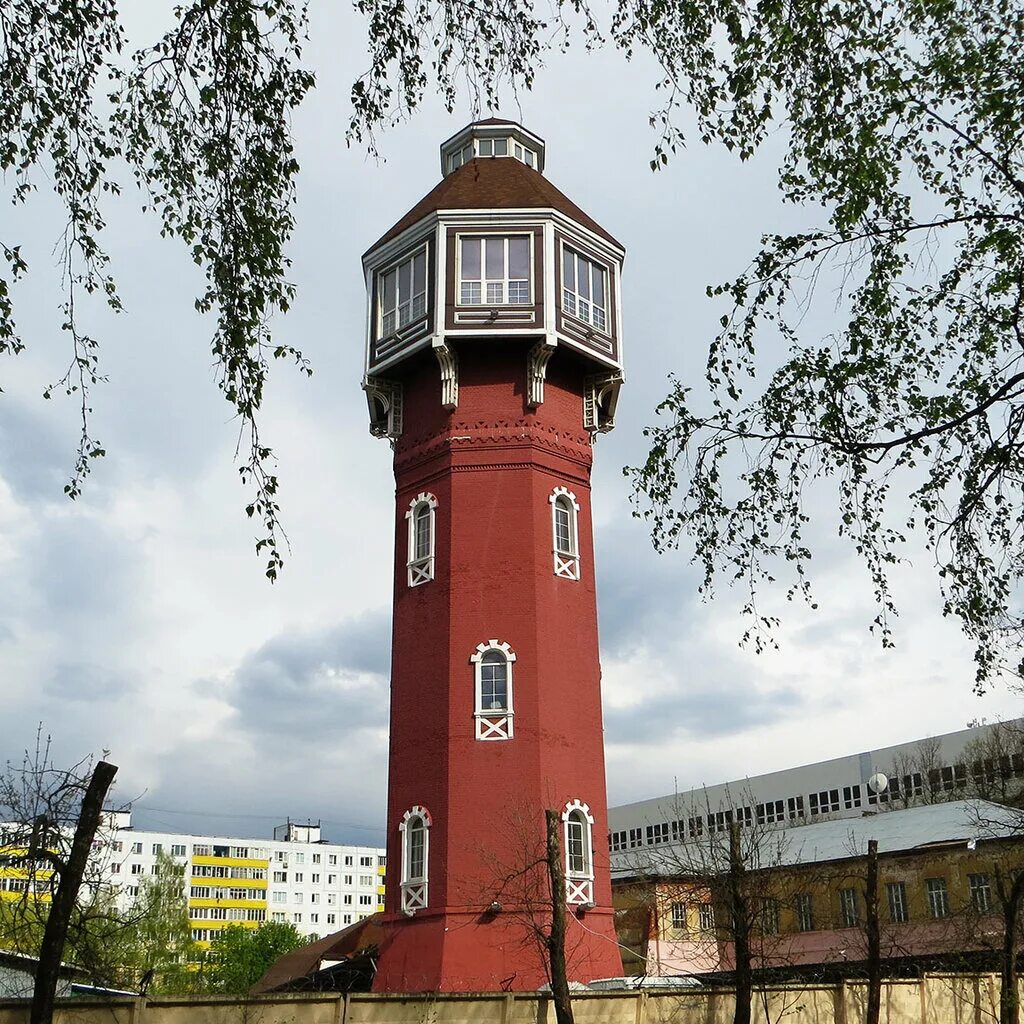 Пожарная часть и каланча — ярославль. Памятник пожарная каланча в омске. Пожарская каланча осташков. Ногинск пожарная вышка. Пожарная каланча в сокольниках.