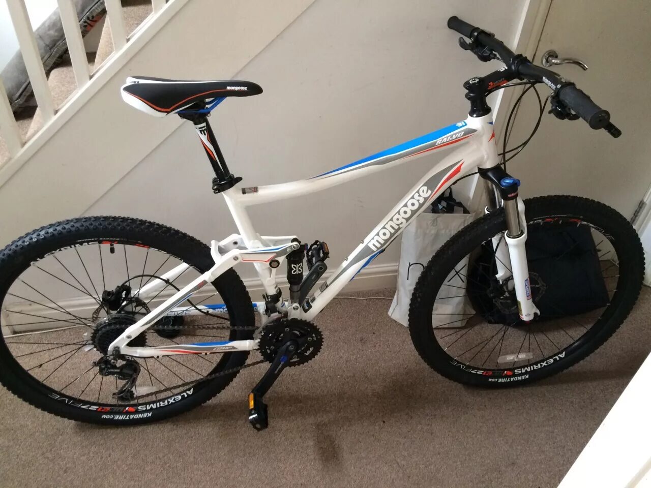 Mongoose salvo comp. Mongoose 29 salvo comp. велосипед mongoose salvo. mongoose salvo comp 27.5. двухподвес mongoose salvo.