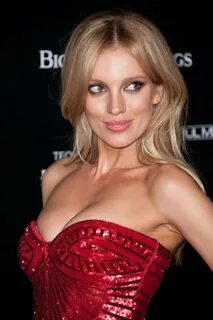 Bar Paly Naked.