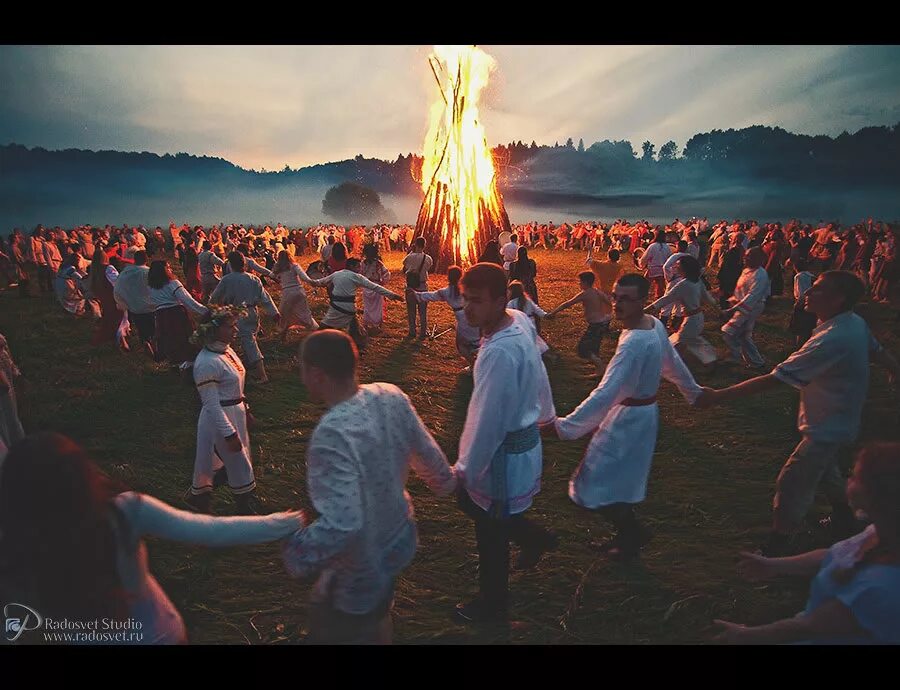 Пророк илия и пророки ваала. Языческие боги в христианстве. Боги покровители. Царь иудеи ахаз. Язычники пророк.