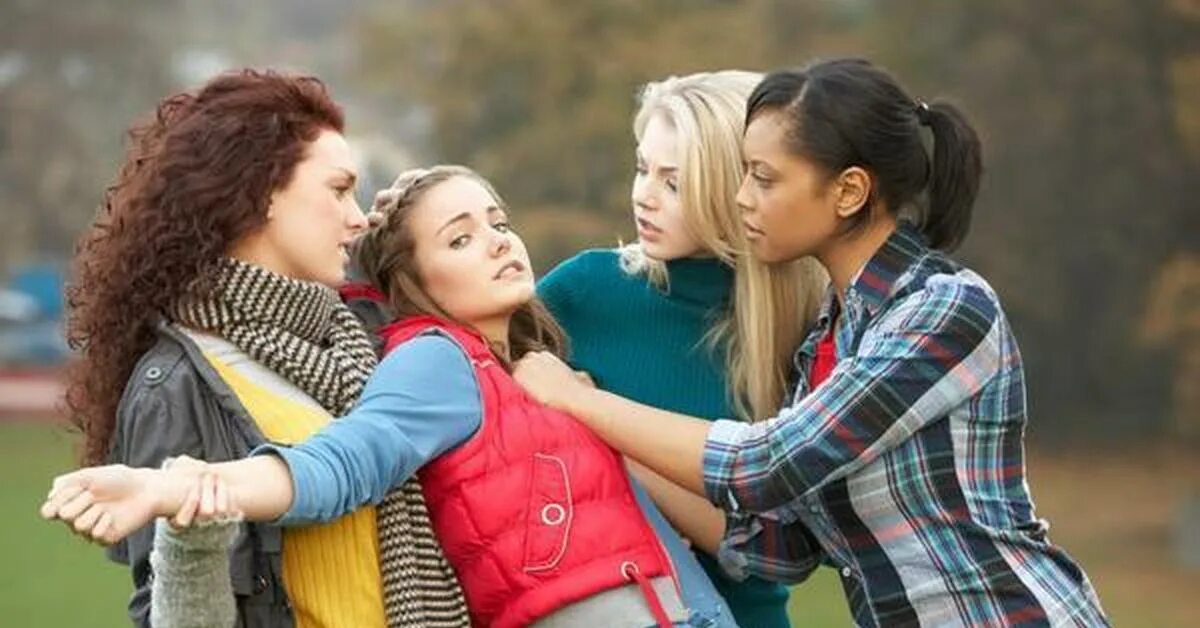 Где девочки рассказывают истории. Где девочки рассказывают истории. Школьники общаются. Где девочки рассказывают истории. Одаренная фильм 2017.