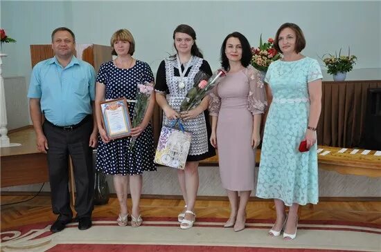 Глава милютинского района ростовской области. Глава администрации милютинская ростовской области. Отдел образования милютинский район. 1 сентября 2019 год станица милютинская. Станица милютинская площадь.