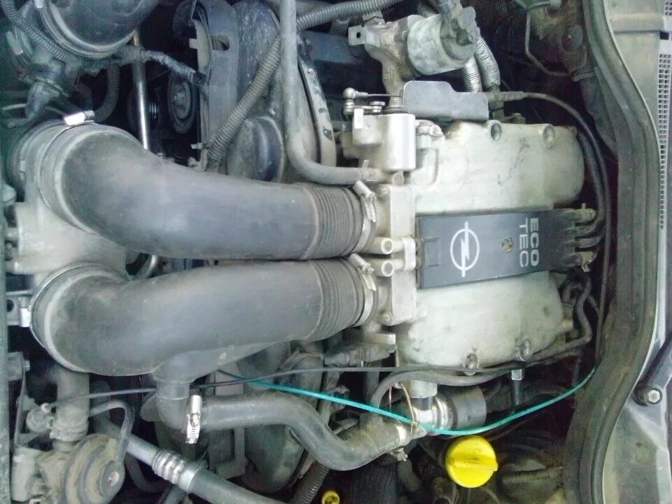 Впуск Опель Омега б v6. Патрубок впускной Opel Omega b. Впускной патрубок Opel Omega b v6 2.6. Впускной патрубок Opel Omega b v6. Омега б 2.5 дизель