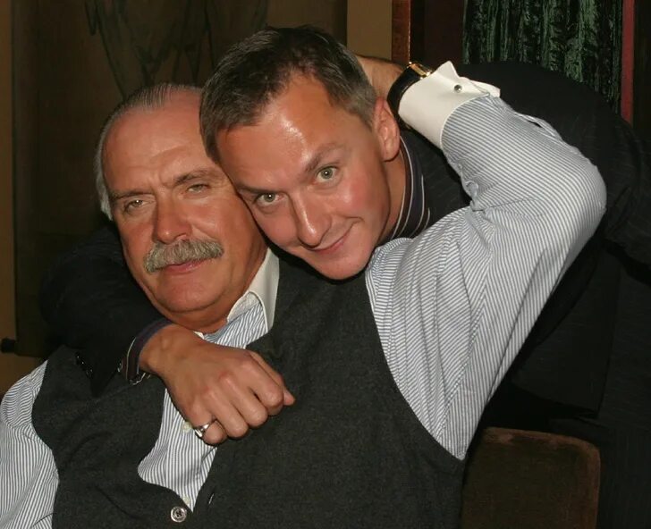 михалков сын никиты михалкова. артем михалков режиссер. степан михалков и никита михалков. сын вертинской и никиты михалкова степан. артем михалков сын никиты.