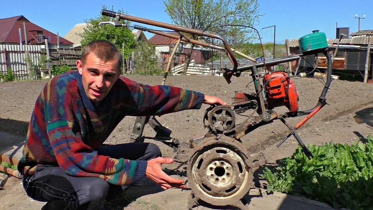 Самодельный мотокультиватор. Мотоблок из бензопилы. Мотокультиватор из бензопилы. Окучник из бензопилы. Самодельный мотоблок видео