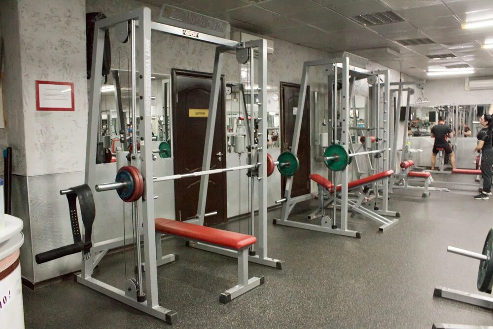 Спортзал на водном стадионе. Атлетика фитнес клуб. Xfit point митино. Фитнес клуб ховрино. Тренажерный зал ховрино.