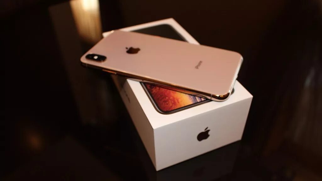 Купить айфон уфа цены. Iphone XS Max 64 GB Gold. Iphone XS Gold. Iphone XS Box. Айфон 13 64 ГБ.