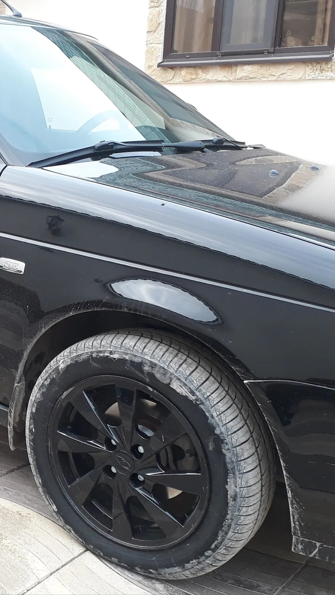 Вылет дисков приоры. Широкие диски на приору. Колеса приора. Широкие колеса на приору. Приора хэтчбек на 15 дисках.