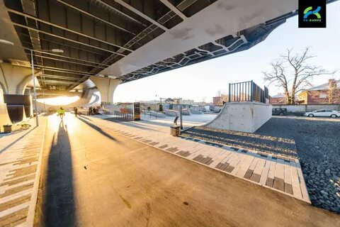 Парк под мостом бетанкура