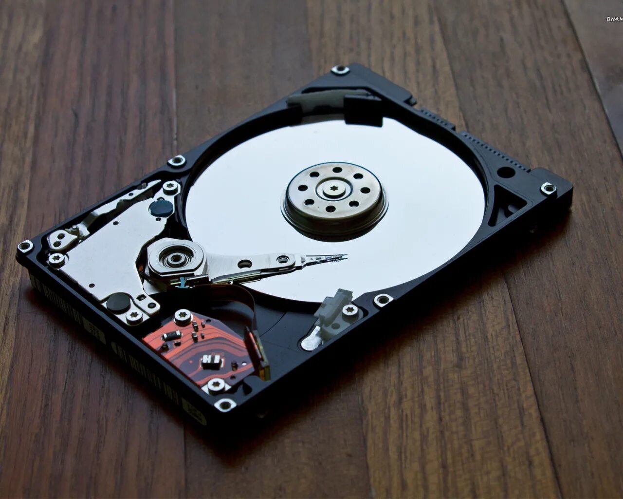 Лучший hdd. Жесткий диск. жёсткий диск для компьютера. винчестер hdd. игровой жесткий диск.