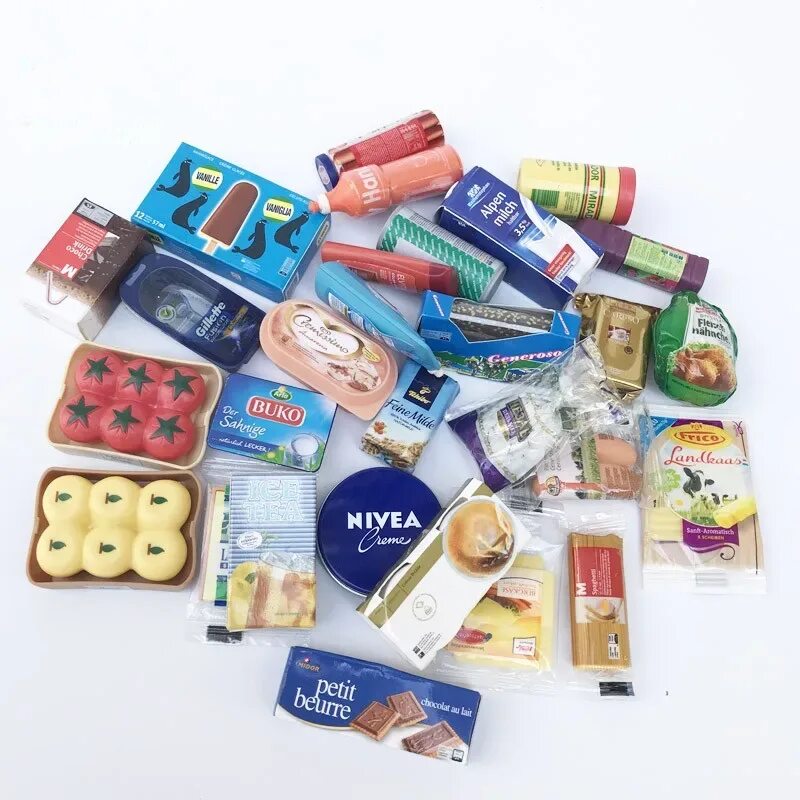 Мини еда упаковки. Миниатюрные продукты для кукол. миниатюрные упаковки еды для кукол. игрушечные продукты миниатюрные. миниатюры продуктов для кукол.