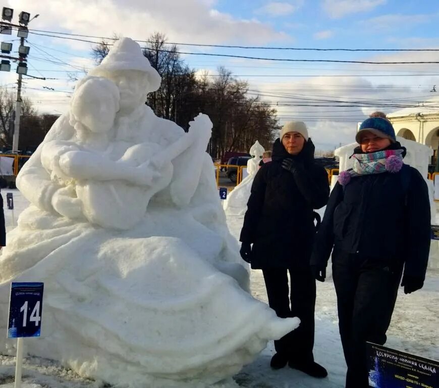 Выставка ледяных скульптур кострома. Скульптуры из снега. фестиваль снежных фигур. ледовые фигуры кострома. ледовые фигуры в костроме 2025.