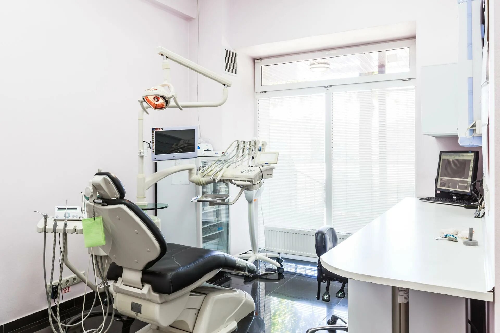 Сайт стоматологической поликлиники 6. Парикмахерская на ВУГАХ.