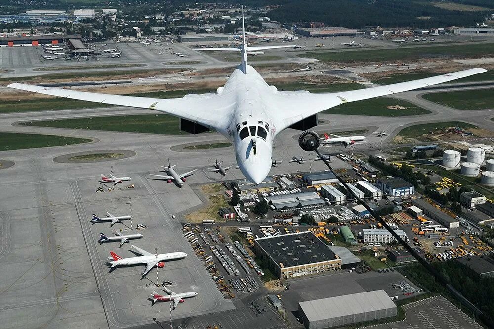 Белый лебедь высота. Ту-160 белый лебедь. Белый лебедь самолет ту 160. Ту-160 сверхзвуковой самолёт. Самолеты Туполева 160.