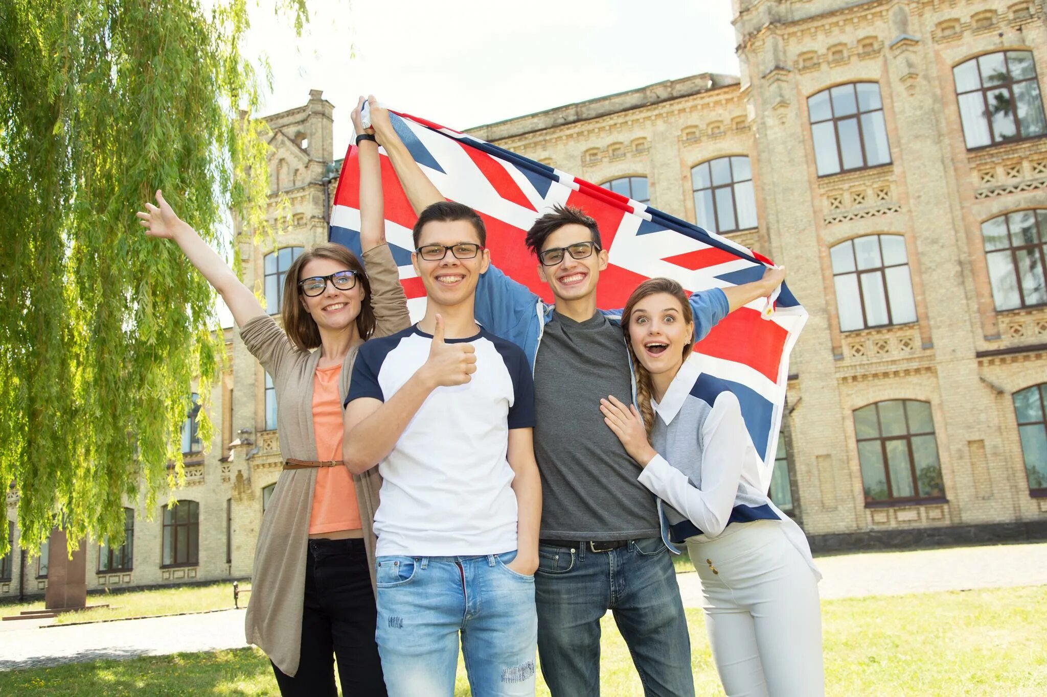 People week. Студенты Британии. Образование в Великобритании. Студенты англичане. Молодежь Великобритании.
