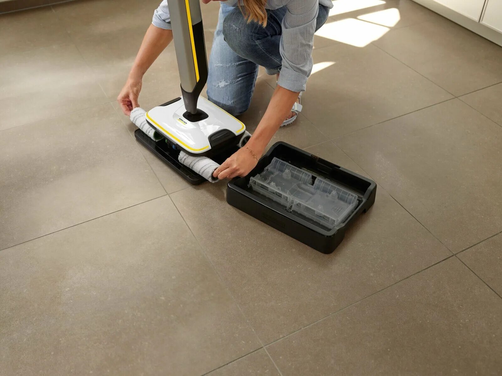 Fc 7 cordless купить. Karcher FC 7 Cordless Premium. Электрошвабра Керхер fc7. Электрошвабра Karcher FC 7 Cordless Premium. Аппарат для влажной уборки пола Karcher FC 7 Cordless.