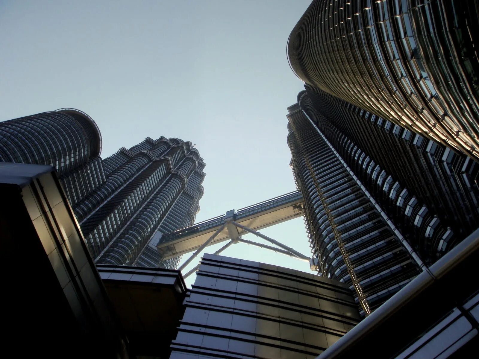 Совятня хогвартса. Антананариву телебашня сверху. Совятня гарри поттер. Телевышка в испании. Башня геркулеса в ла-корунье.