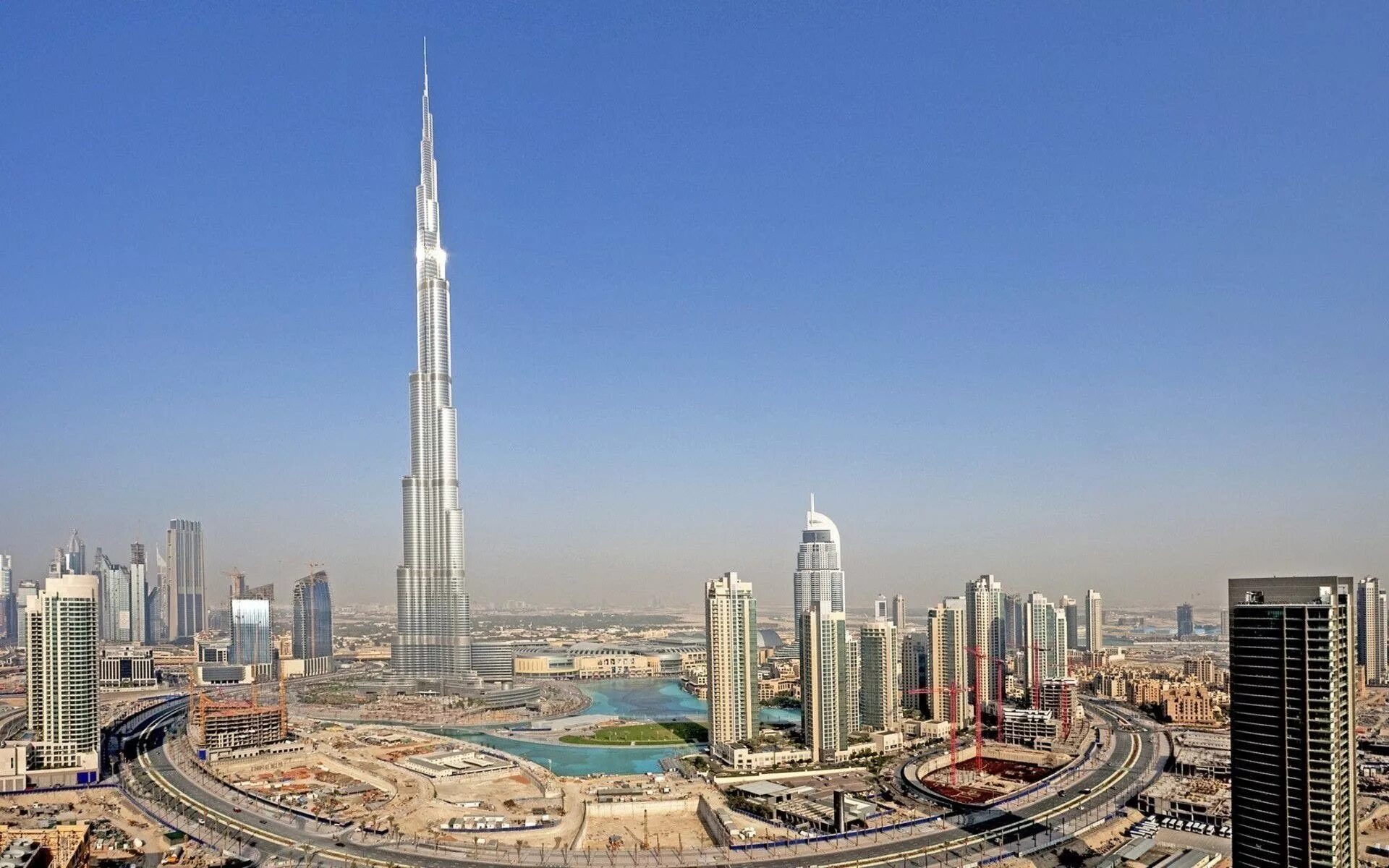 В каком городе находится самый высокий небоскреб. Бурдж-Халифа Дубай. Башня Бурдж Халифа в Дубае. Башня БУШХАЛИФА В Дубае. Дубай здание Бурдж Халифа.