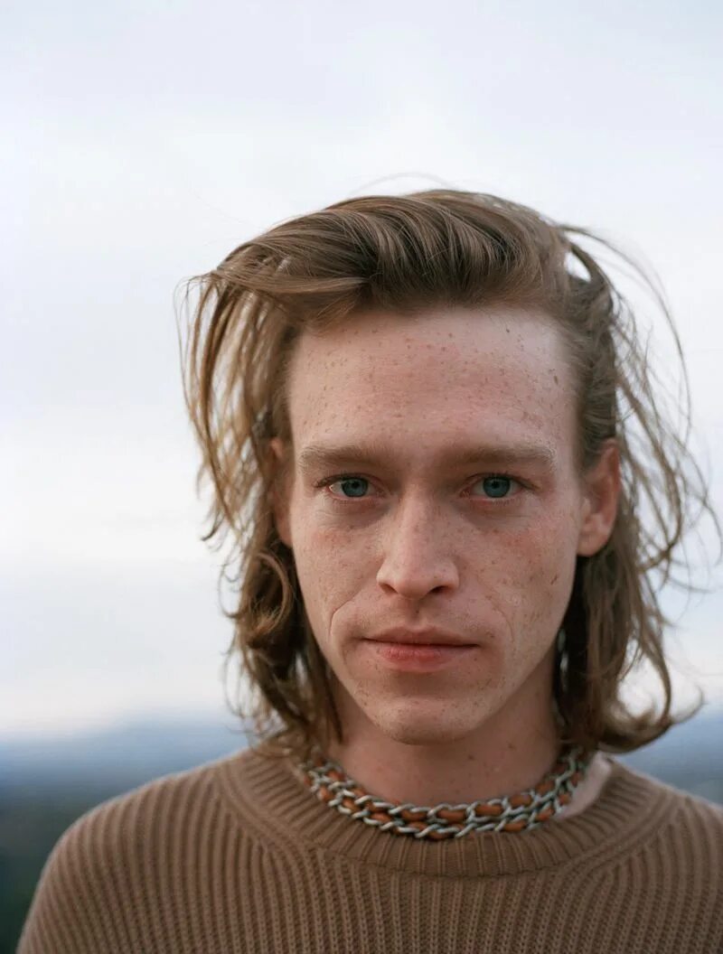 Caleb jones. Калеб джонс. калеб лэндри джонс 2025. caleb landry jones. калеб лэндри джонс банши.