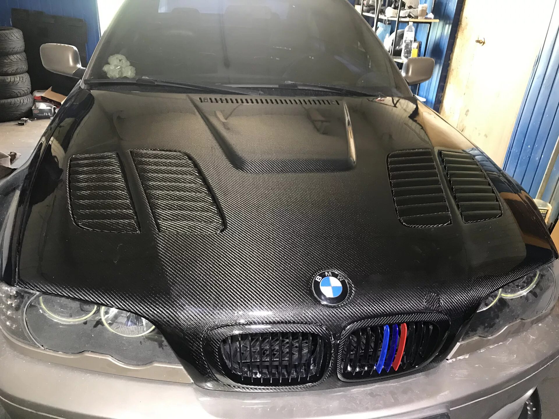 Дом капота. BMW e36 карбоновый капот. Карбон капот BMW e39. BMW e39 капот x5. БМВ е46 карбон.