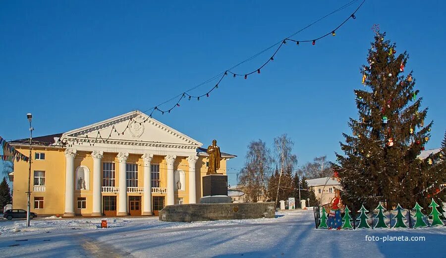 Самарская область г похвистнево. Дворец культуры Похвистнево. Город Похвистнево Самарская. Площадь Похвистнево Самарской области. Похвистнево достопримечательности.