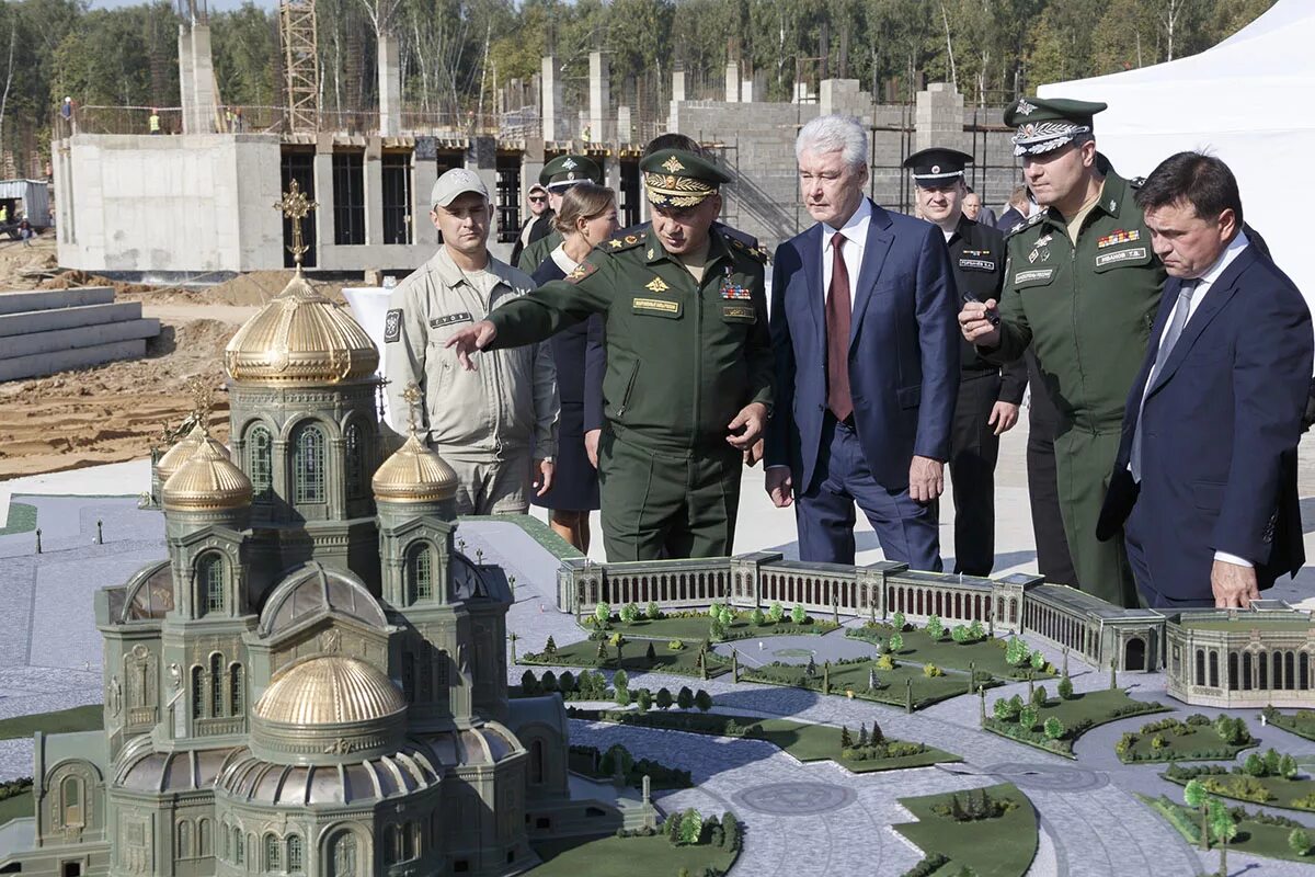 Главный военный страны. Храм вс РФ В парке Патриот. Храм Министерства обороны в парке Патриот. Главный военный храм Вооруженных сил Российской Федерации.