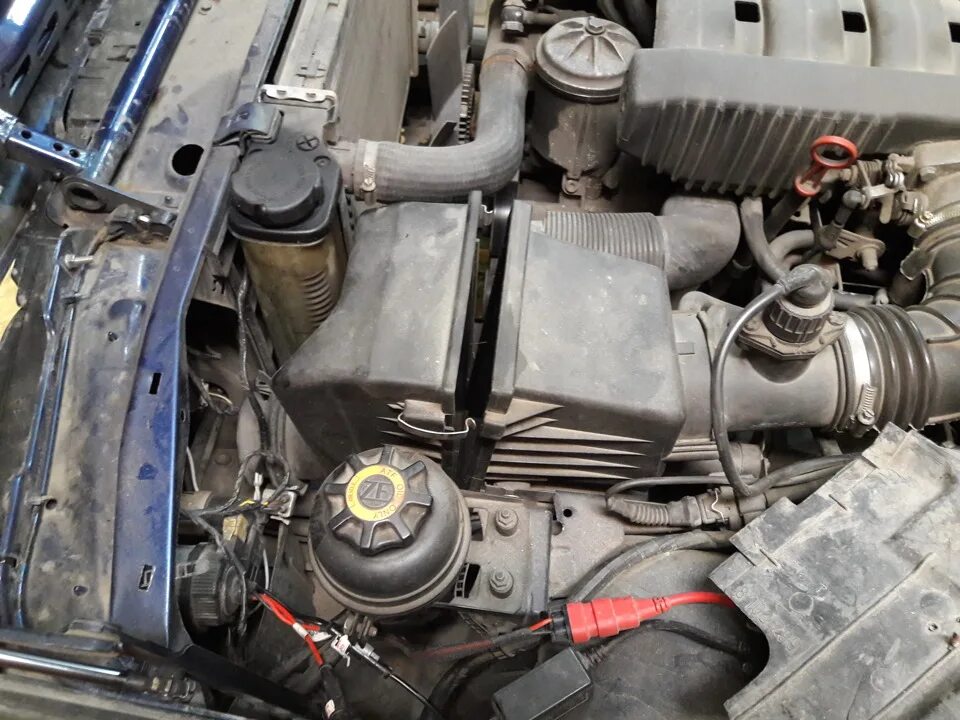 Воздушный механический фильтр. Воздушный фильтр е34. Интеркулер бмв е39 м51 дизель. Корпус воздушного фильтра bmw e36 m50b25. Корпус воздушного фильтра бмв е 30.