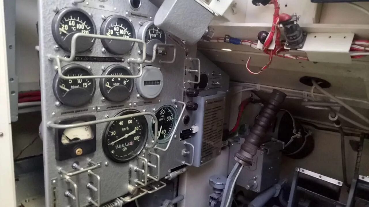 Внутри советского танка Т-34 Издательство "Шестерёнка" Дзен