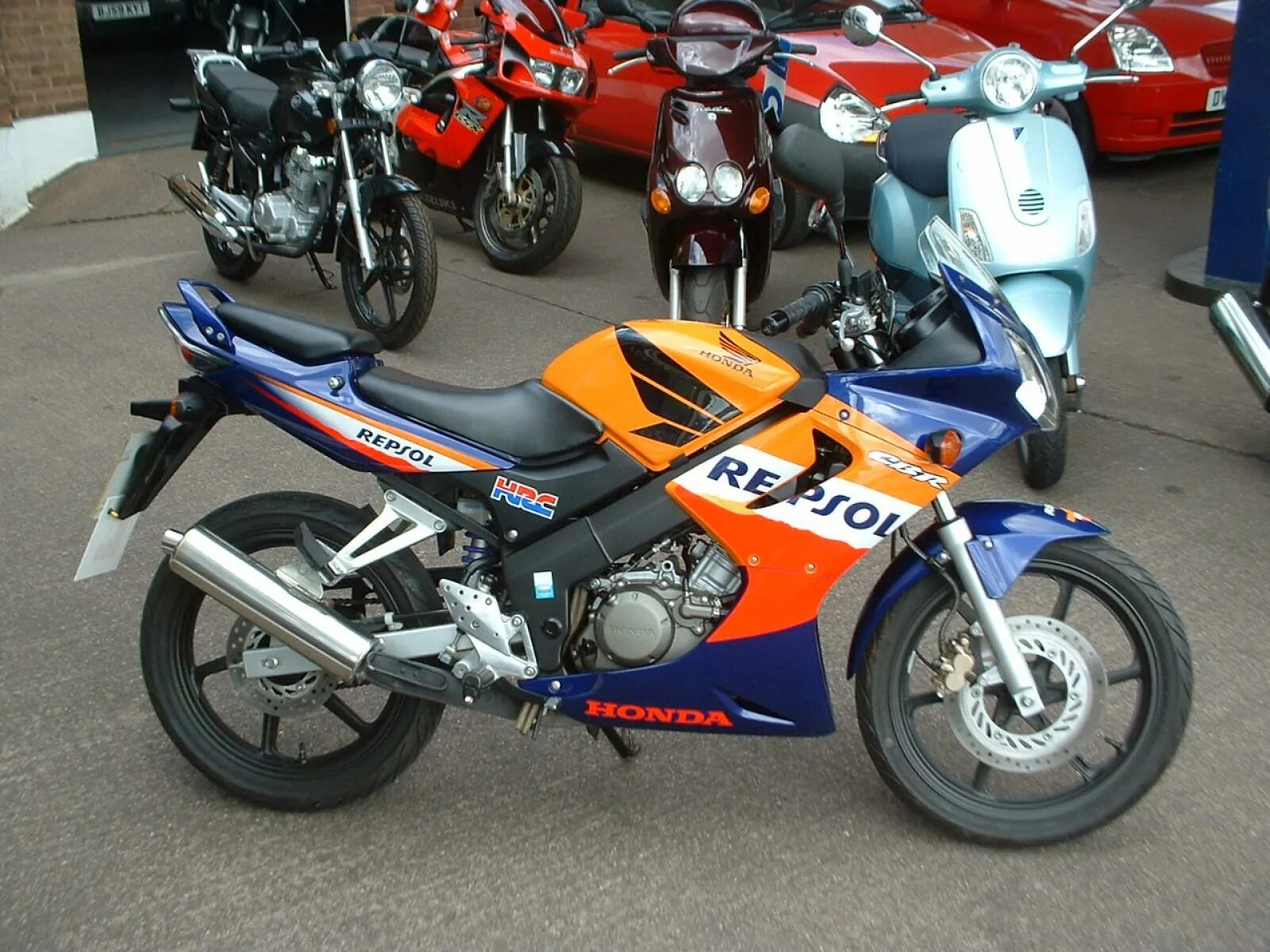 Сбр 125. Honda cbr125r. honda cbr 125. honda cbr 125r 2007. honda cbr 125 repsol.