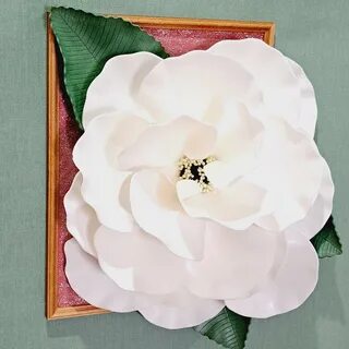 Ресейлік студенттер туған күн кешінде үшеу болып отыр