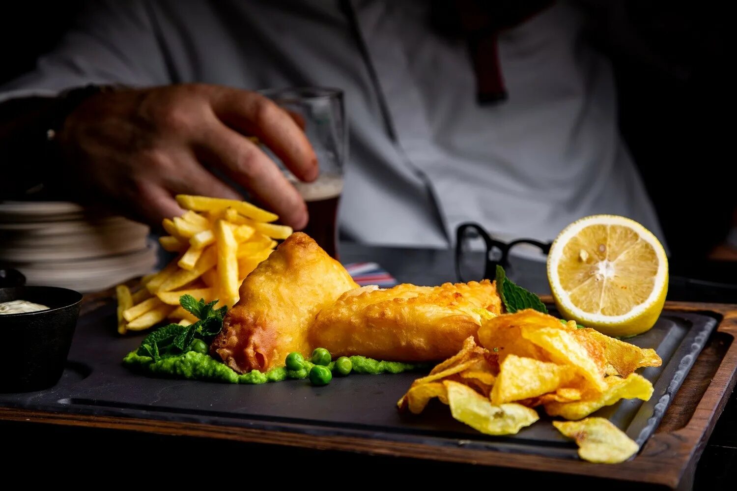 Meal deal. Филе бренды. Ресторан the фиш ленинградское шоссе. Рыбный ресторан руза. Fish finger sandwich.