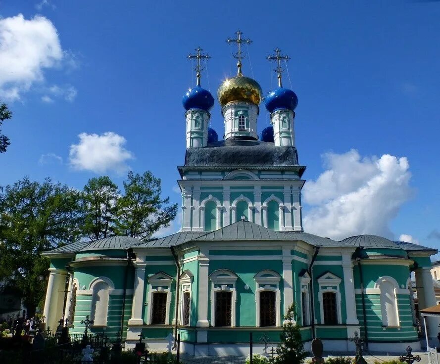Храмы пустыни монастыри. Введенский собор оптина пустынь. козельск оптина пустынь монастырь. введенский храм оптиной пустыни. храм оптина пустынь калужская область.