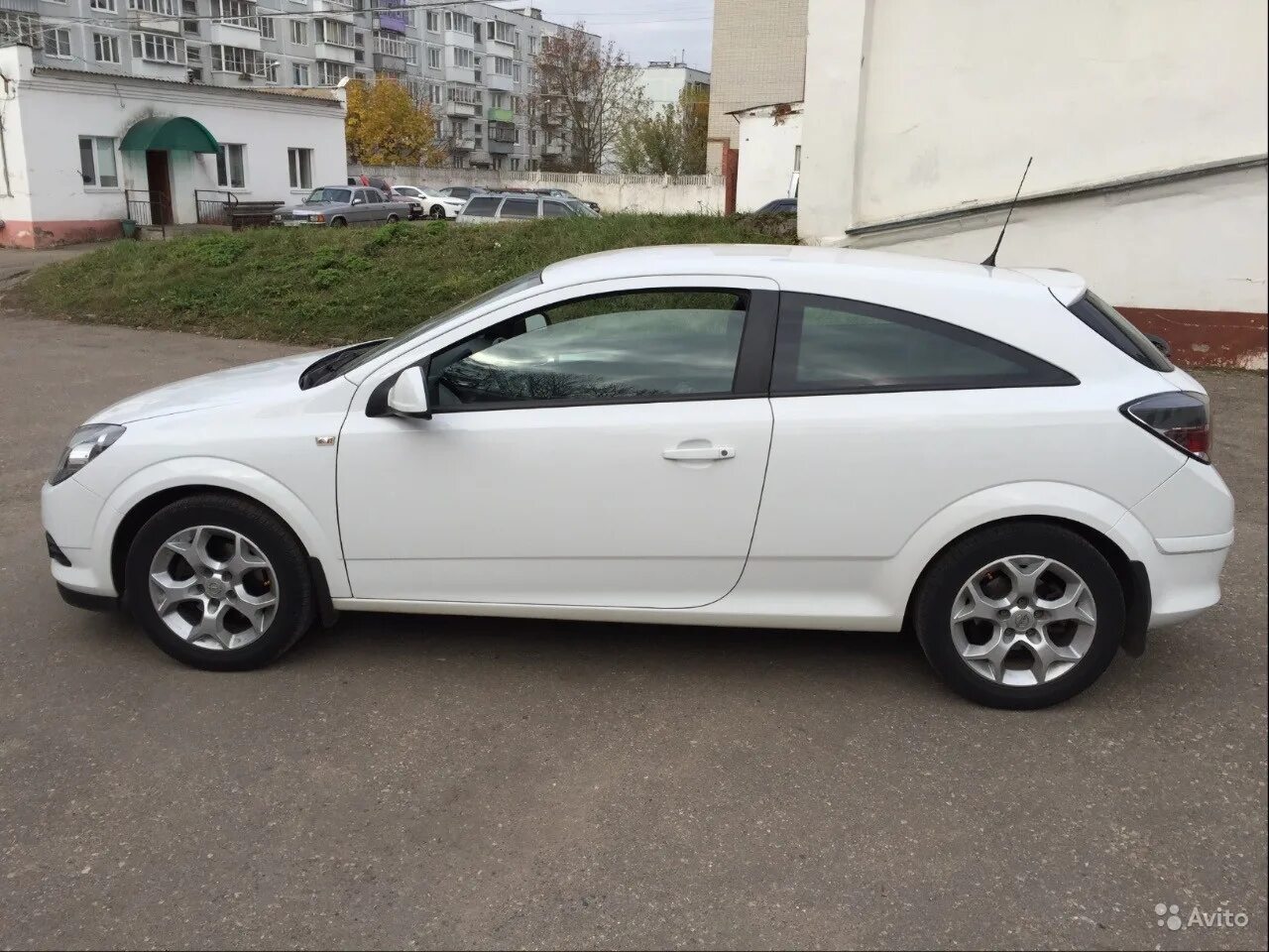 White солид. White солид