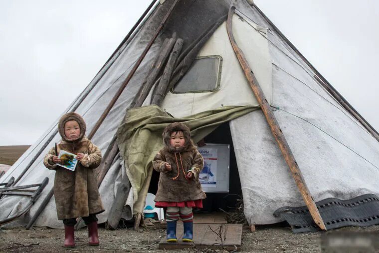 Аляска чукотка яранга. Жили в чуме. Внутреннее убранство чума чум. Жили в чуме. Чум яранга юрта.