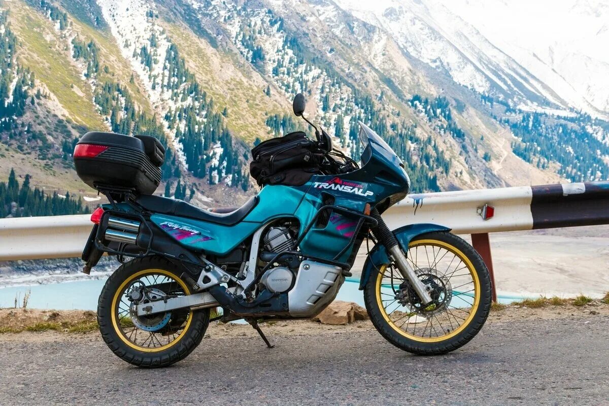 Хонда трансальп 400 путешествия. Мотоцикл honda transalp 600. Honda transalp 400 1994. Honda transalp 750. Honda transalp 400.