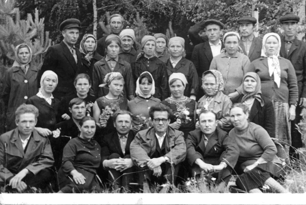 Колхоз победа председатель. Герасимов иван иванович исаклинский район. председатель колхоза «молодой коммунар». ясинецкая председатель колхоза. андреева евгения председатель колхоза коммунар.
