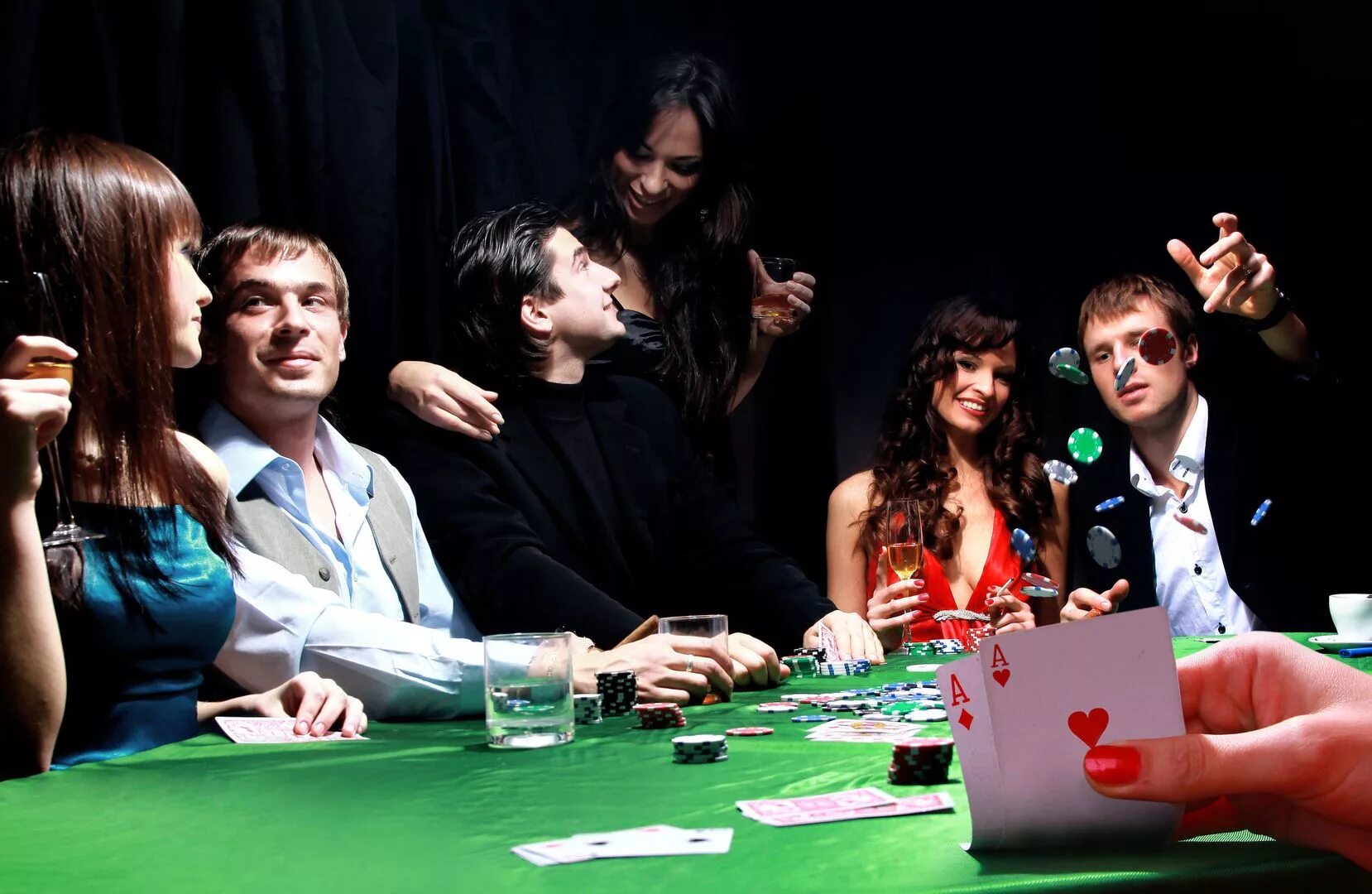 Покер вечеринка. Покер тусовка. Покер вечеринка на НГ. Развлечения азарт.