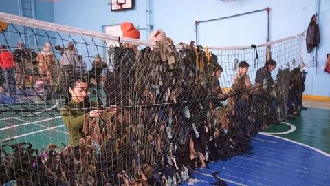 Студенты плетут сети