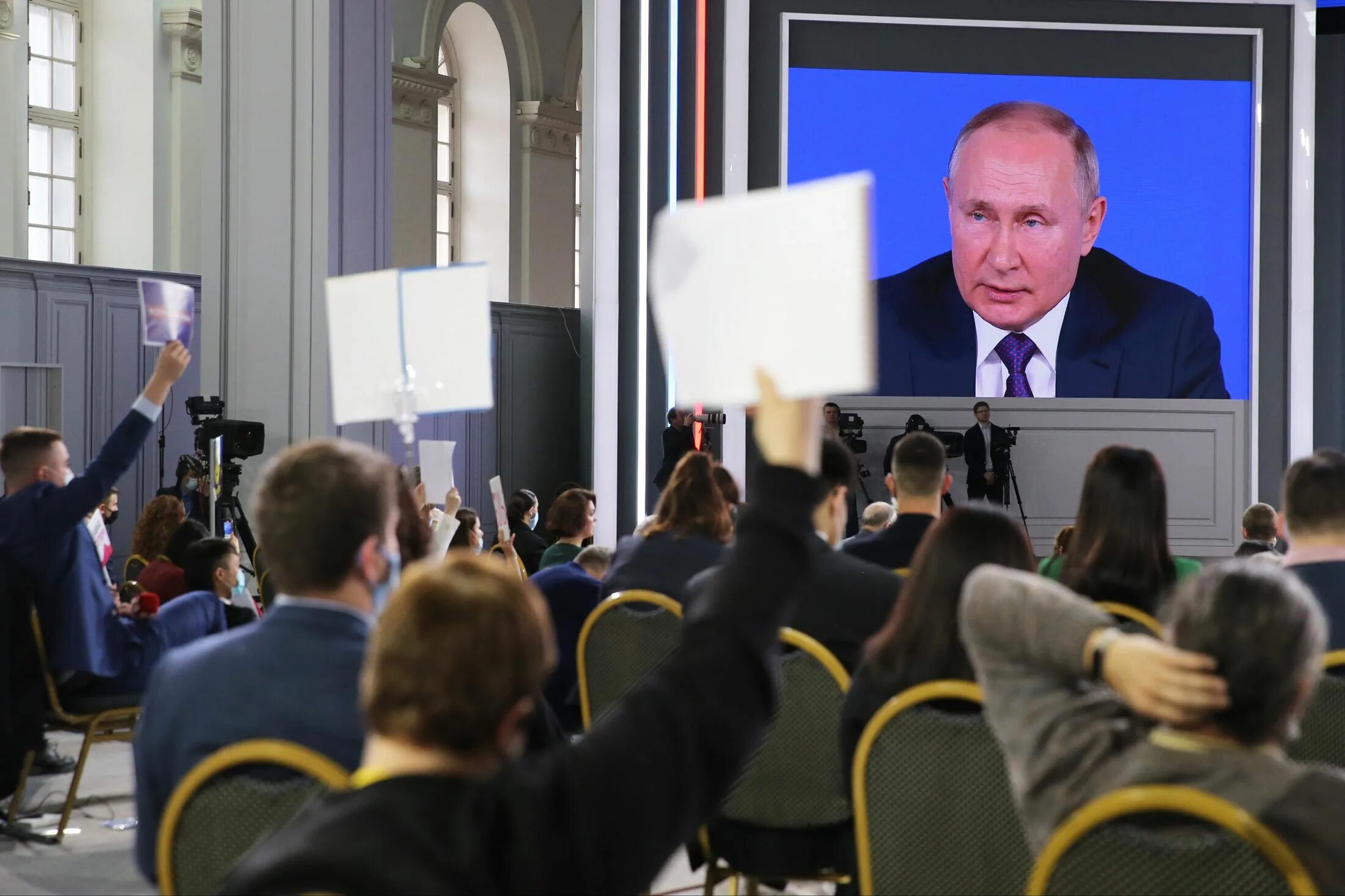 Конференции 2021 россия. Пресс конференция. Конференция Путина. Пресс конференция Путина.
