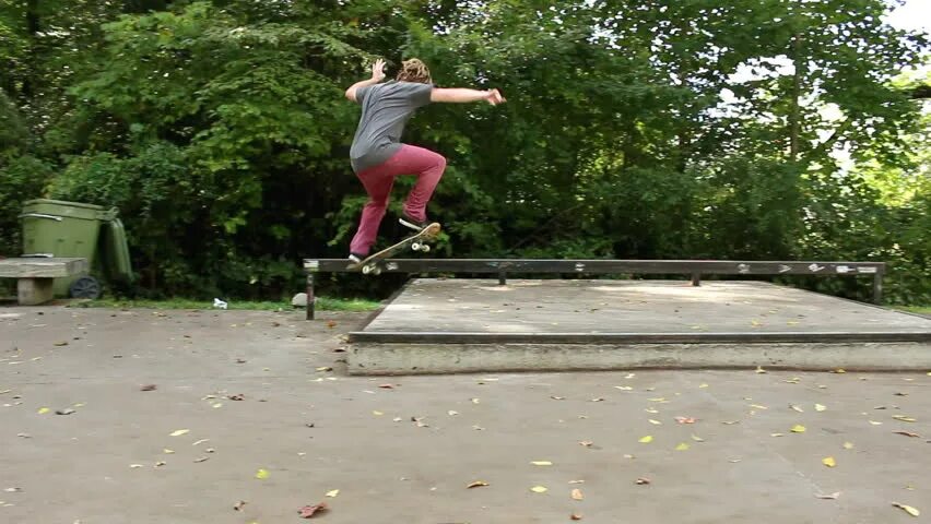 Смит гринд. Ground trick. Skateboard ground. Nyjah huston thpshhd. Ground trick.