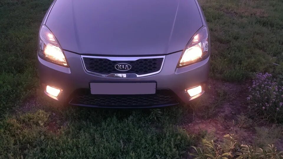 Лампы рио 2010. Kia rio 2 противотуманки лед лампы. диодные лампы kia rio 2. kia rio 2010 лампочки птф. kia rio 2010 года противотуманки.