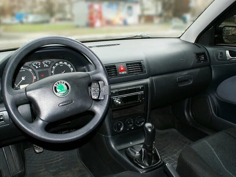 Салон skoda tour. 4. Салон skoda octavia tour 2010. 6 салон. Skoda octavia tour 2008 салон.