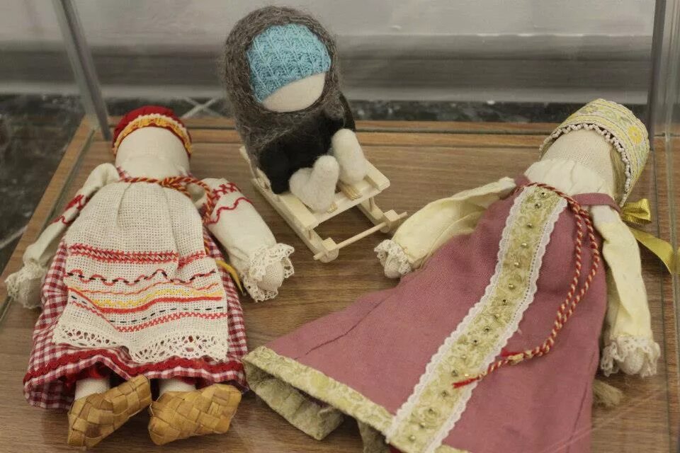 Традиционная русская кукла. Традиционная кукла. Белгородская народная тряпичная кукла. Традиционная кукла игра. Куклы обрядовые обереговые и игровые.