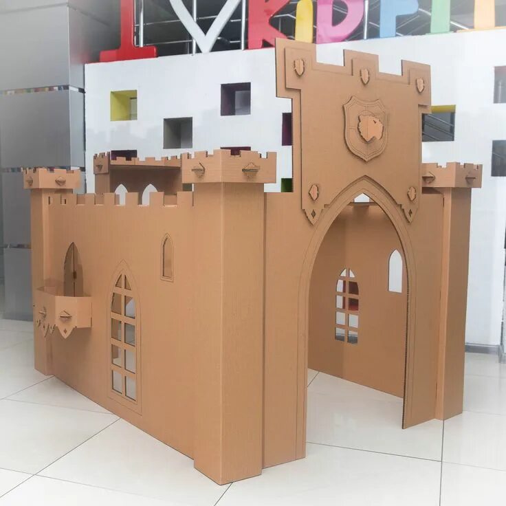 30 of the Most Epic Office Pranks Cardboard castle, Cardboard forts, Cardboard b
