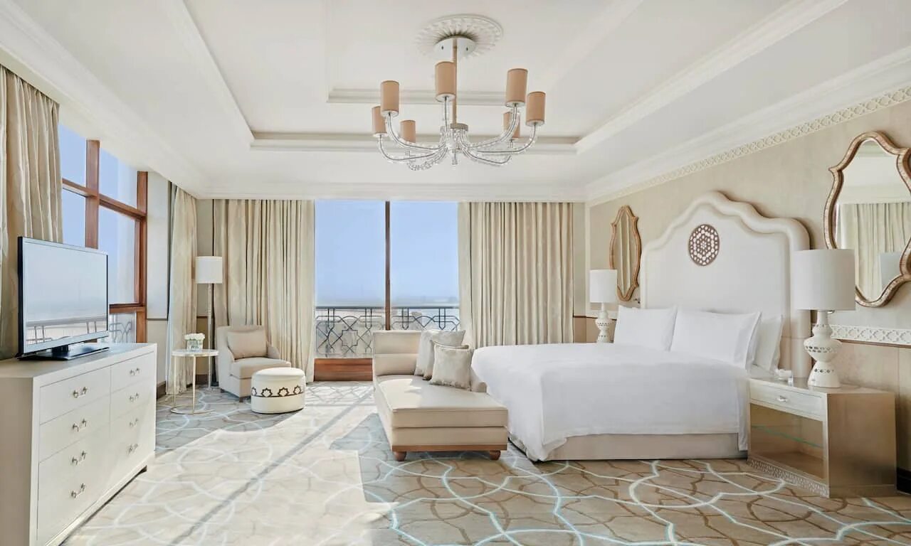 Antonovich design luxury дом. Роскошный светло. Кухня столовая в классическом стиле. Роскошный светло. Красивые спальные.