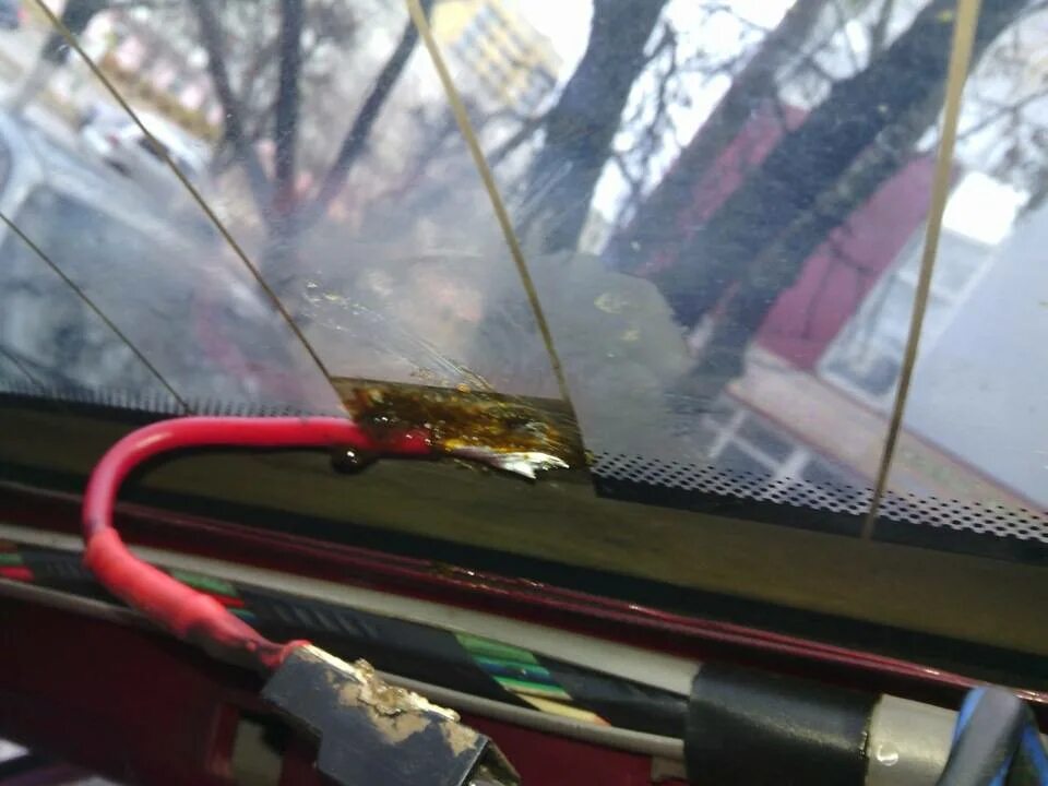Как отремонтировать обогрев заднего стекла. Обогрев заднего стекла самоклеющийся ваз 2107. mazda 3 bl подогрев заднего стекла. клеммы обогрева заднего стекла ваз. обогрев заднего стекла автомобиля мазда.